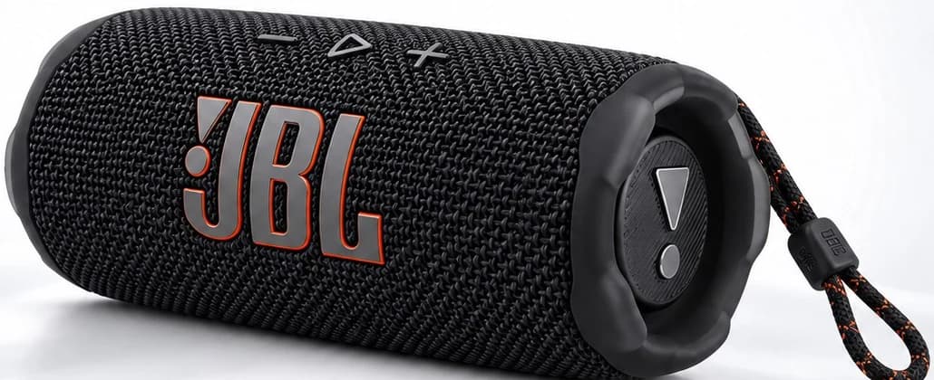 JBL Flip 7 in Black, front three-quarter view